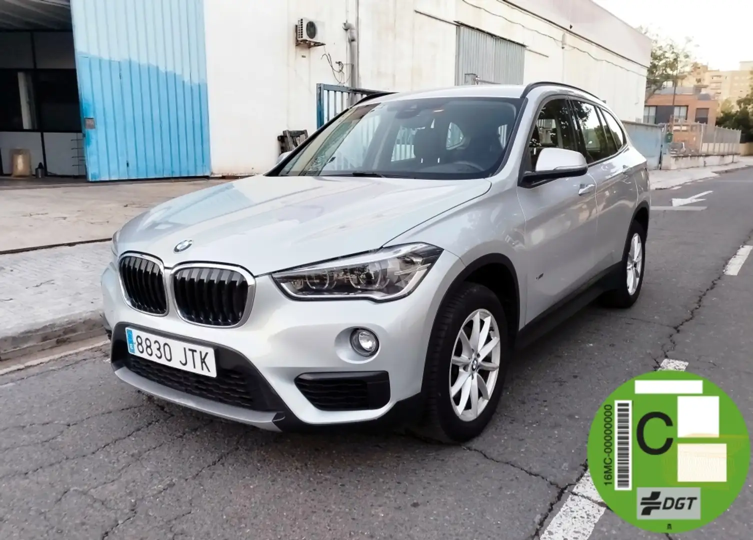 BMW X1 xDrive 18dA Plateado - 1