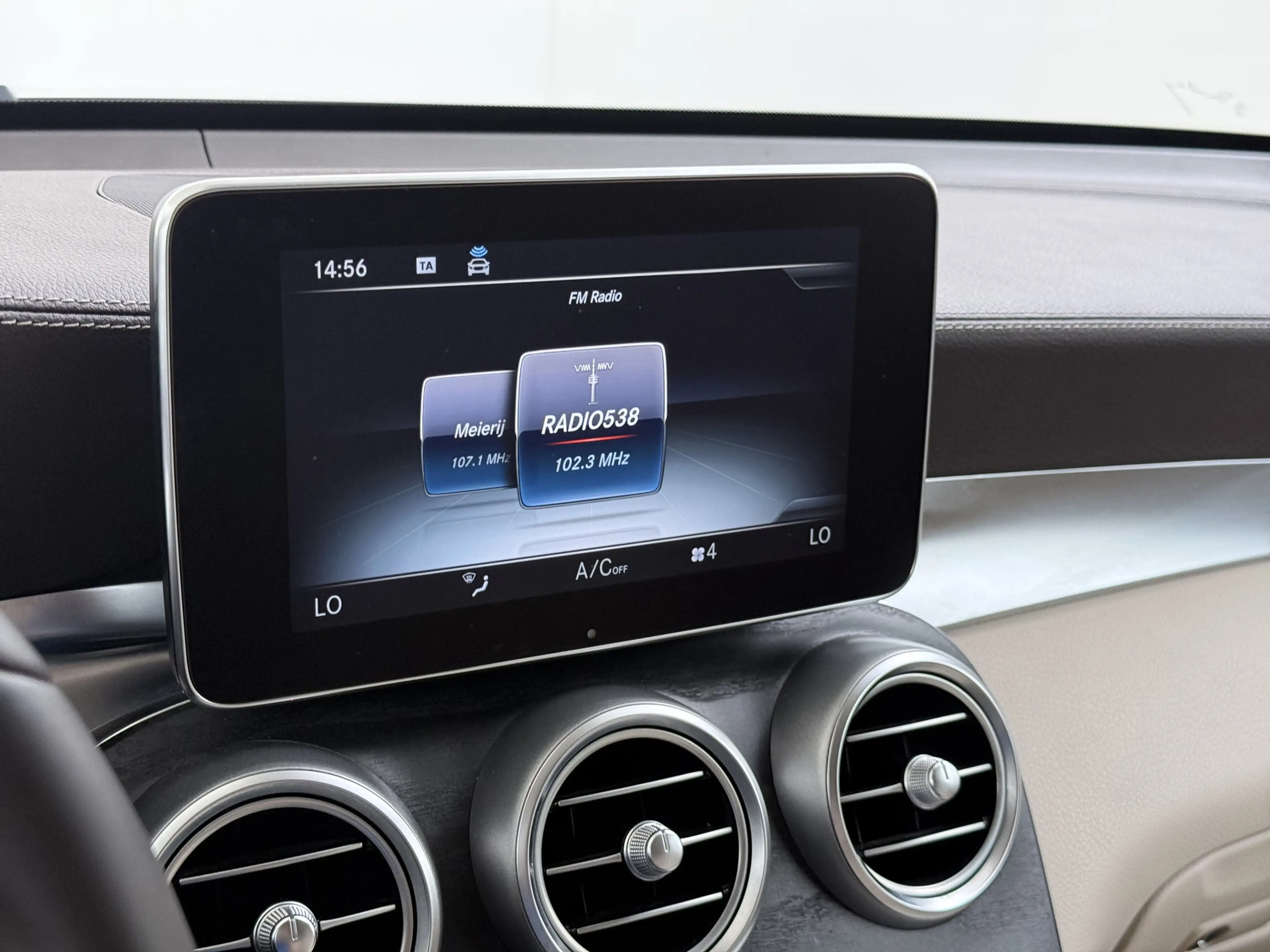 Mercedes-Benz GLC 350 350e Hybrid 4MATIC Premium Plus Exclusive Burmeste — photo 19