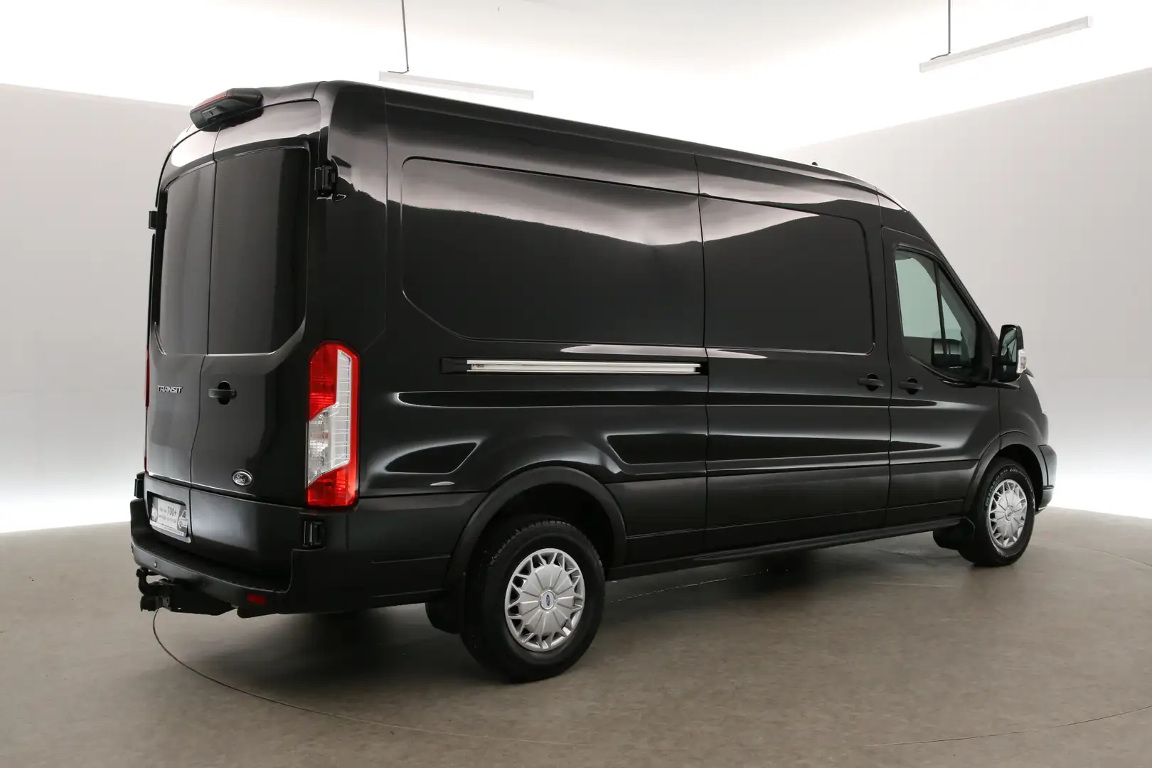 Ford Transit 2.0 Ecoblue L3H2 Airco Cruise Camera Carplay PDC 3 Zwart - 2