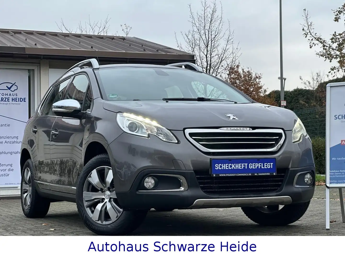 Peugeot 2008 Allure *1-Hand*nur 46Tkm*Panorama*Navi*LED Grau - 1