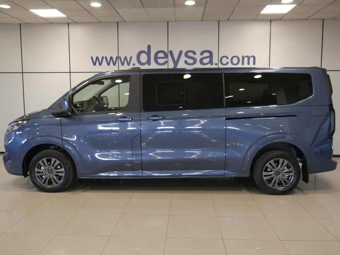 Ford Tourneo Custom 2.0 EcoBlue 110kW (150CV) L2 Titanium Blauw - 2