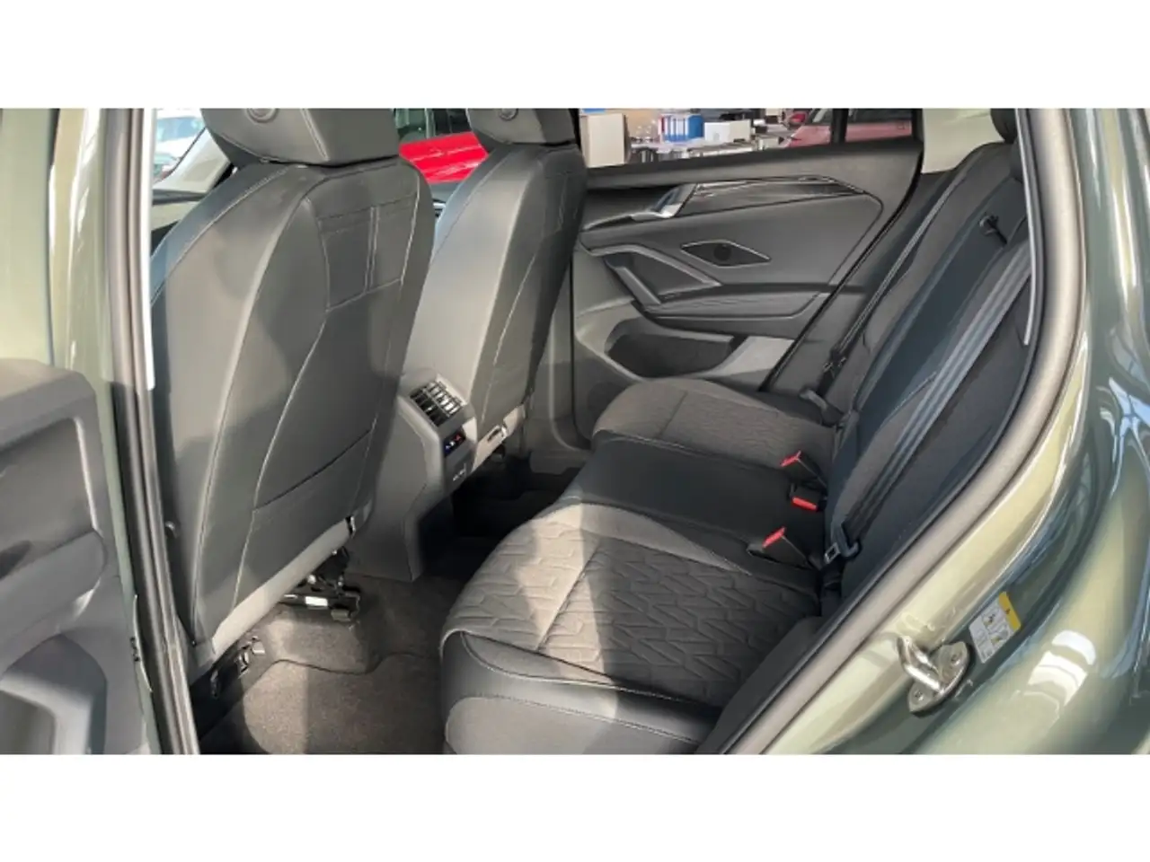Volkswagen Tiguan 1.5 eTSI Prime IQ-Light 360° ACC Winterpaket el.He 13