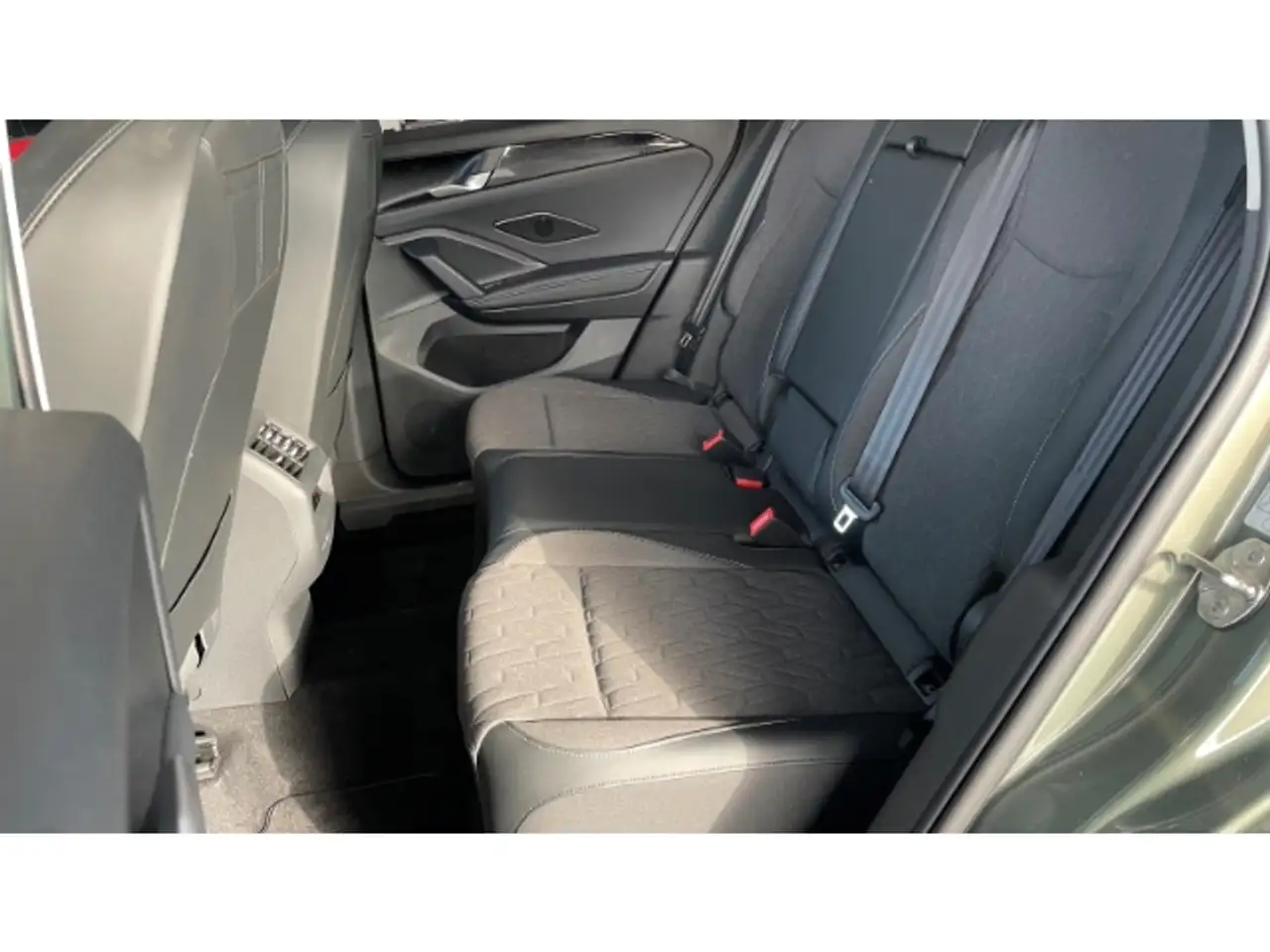 Volkswagen Tiguan 1.5 eTSI Prime IQ-Light 360° ACC Winterpaket el.He 14