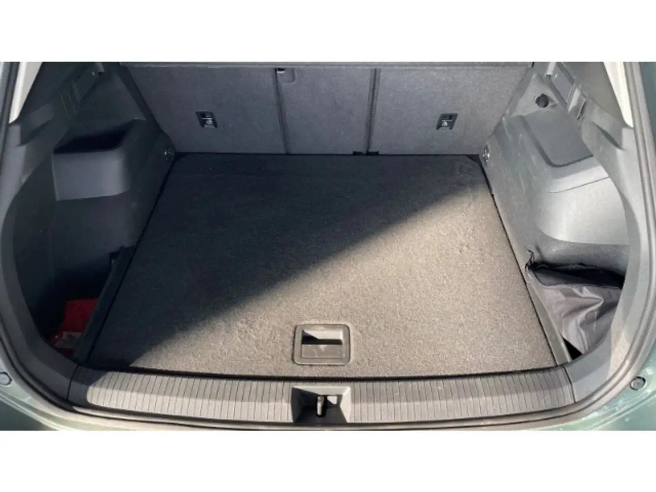 Volkswagen Tiguan 1.5 eTSI Prime IQ-Light 360° ACC Winterpaket el.He 8