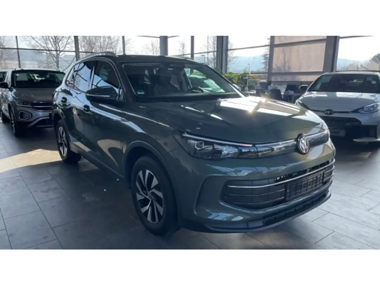 Volkswagen Tiguan 1.5 eTSI Prime IQ-Light 360° ACC Winterpaket el.He 4