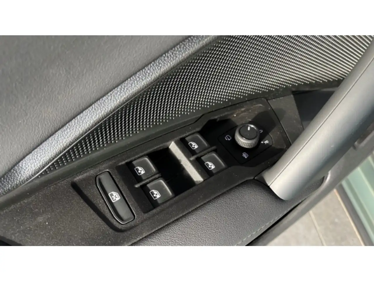 Volkswagen Tiguan 1.5 eTSI Prime IQ-Light 360° ACC Winterpaket el.He 12