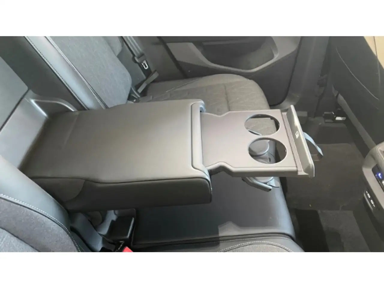 Volkswagen Tiguan 1.5 eTSI Prime IQ-Light 360° ACC Winterpaket el.He 16
