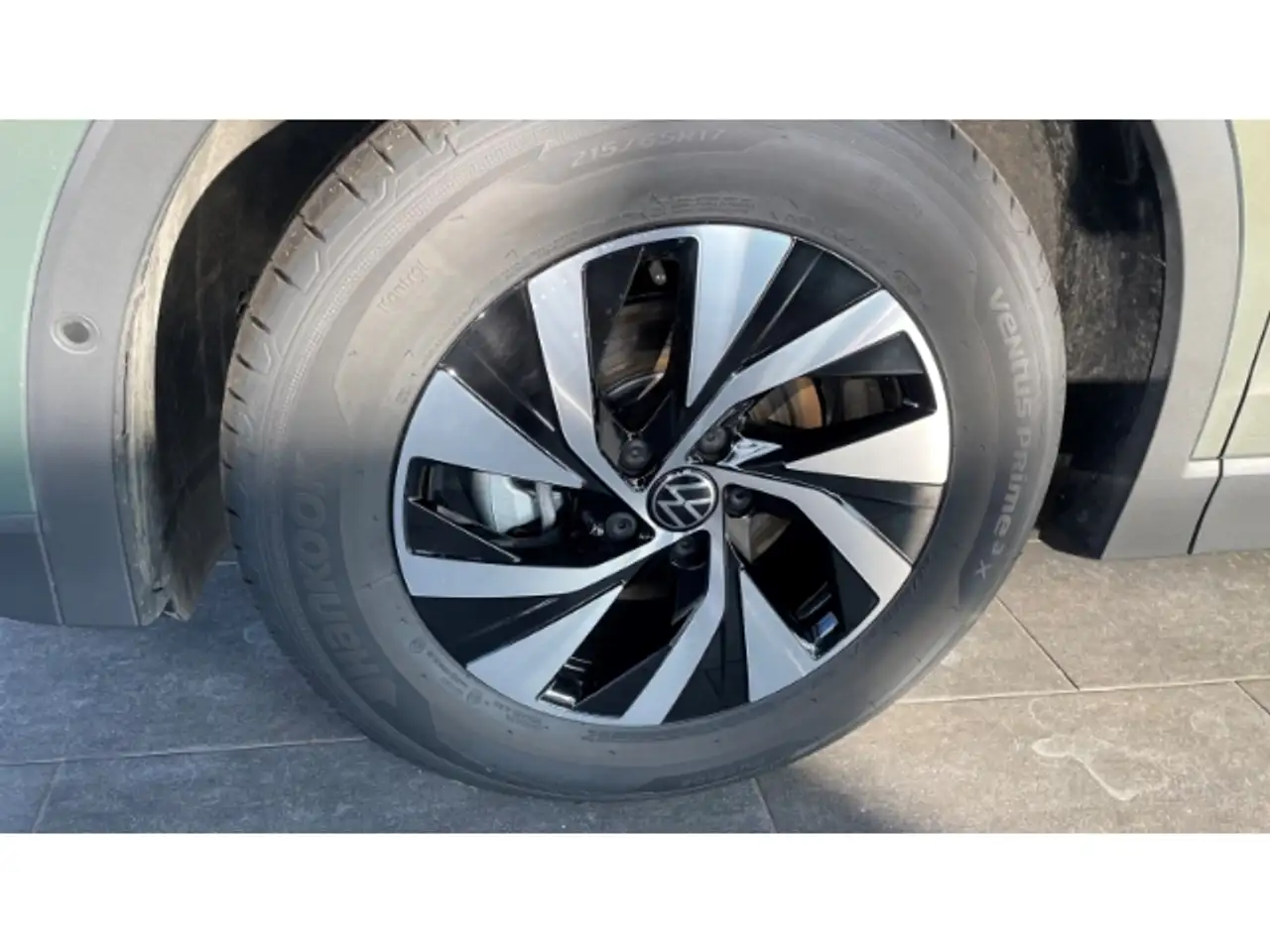 Volkswagen Tiguan 1.5 eTSI Prime IQ-Light 360° ACC Winterpaket el.He 3