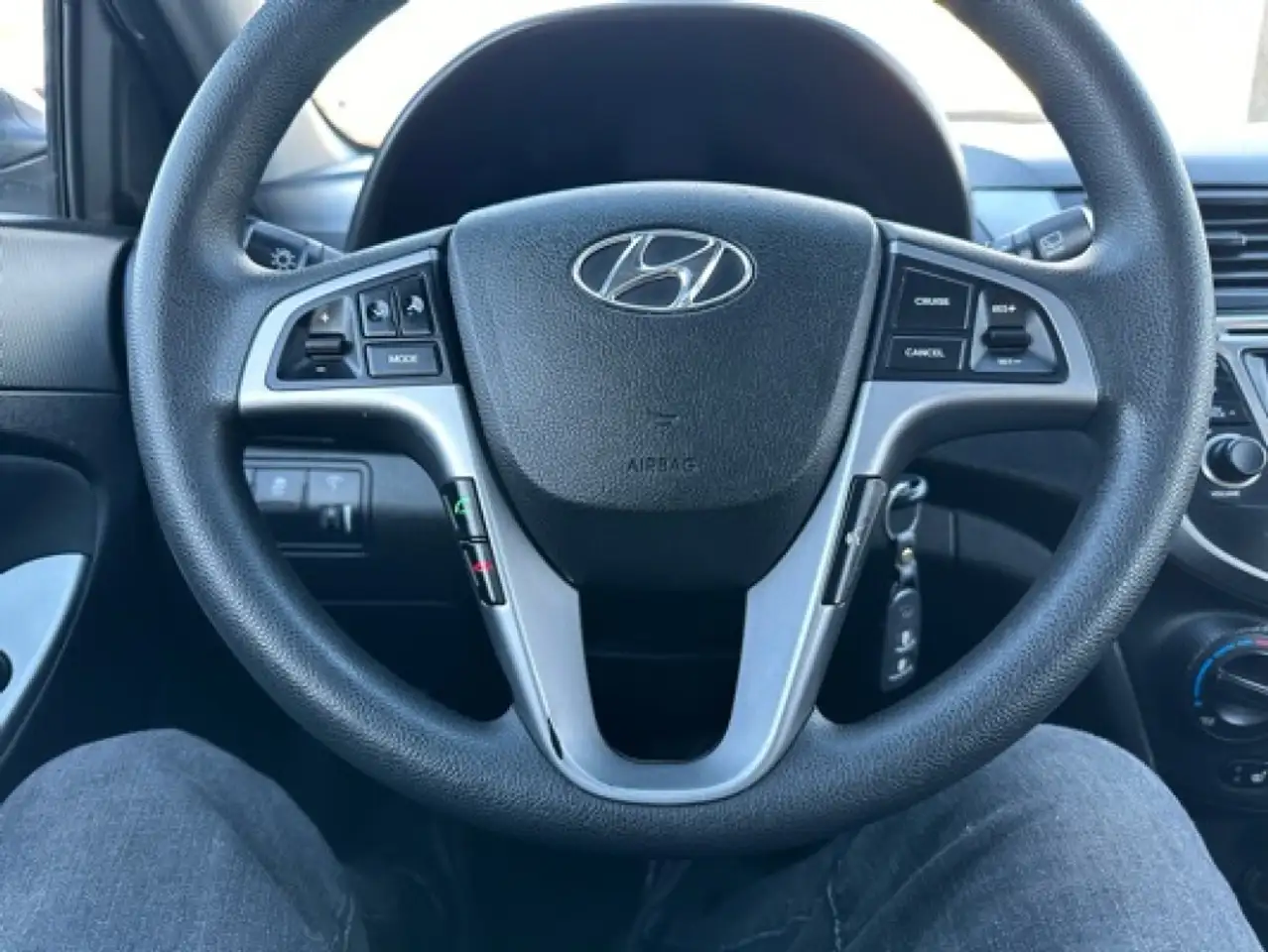 Hyundai ACCENT снимка Hyundai ACCENT