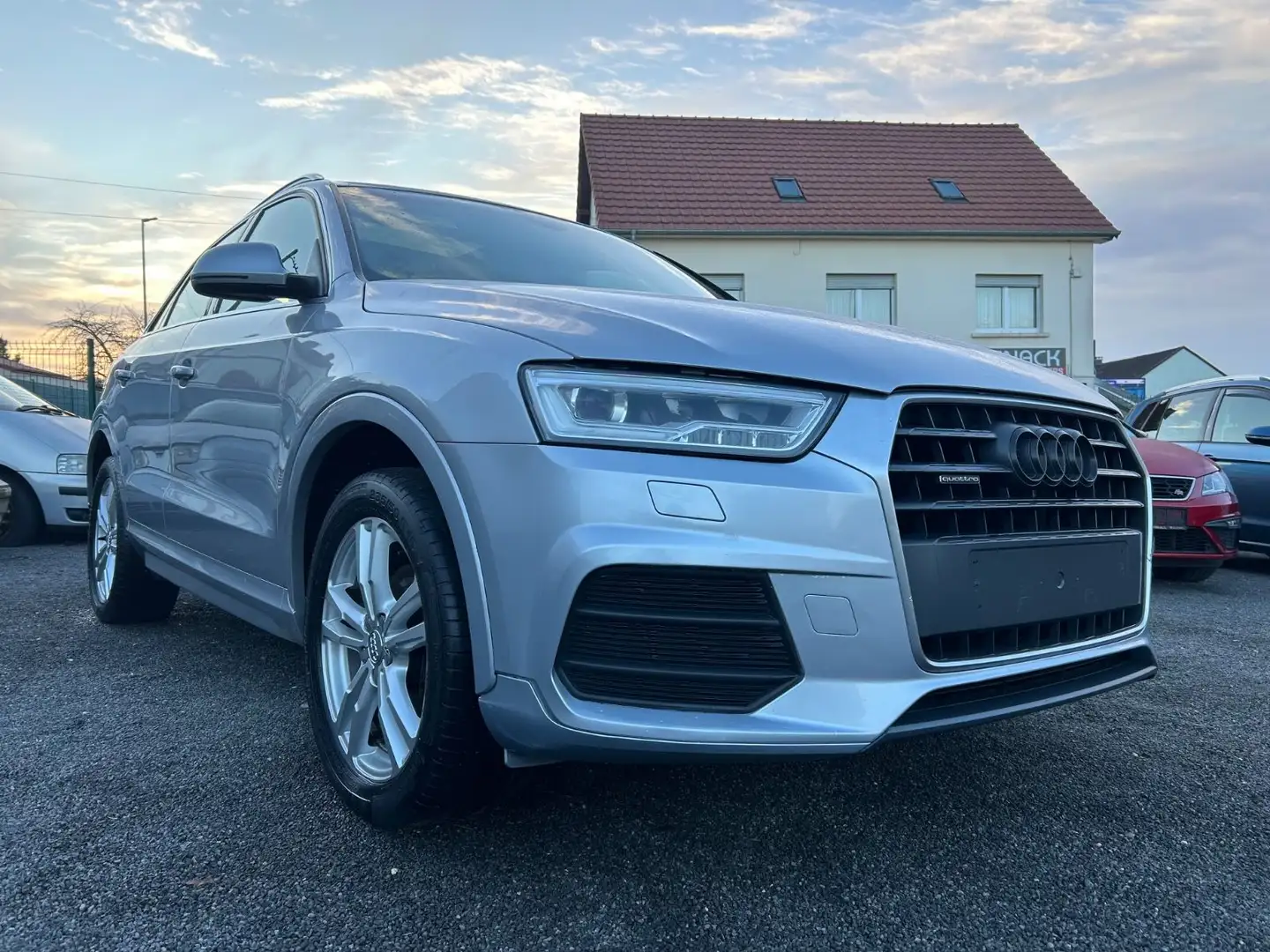 Audi Q3 SPORT S-LINE QUATTRO PANO + SHZ +KEYLESS Silber - 1