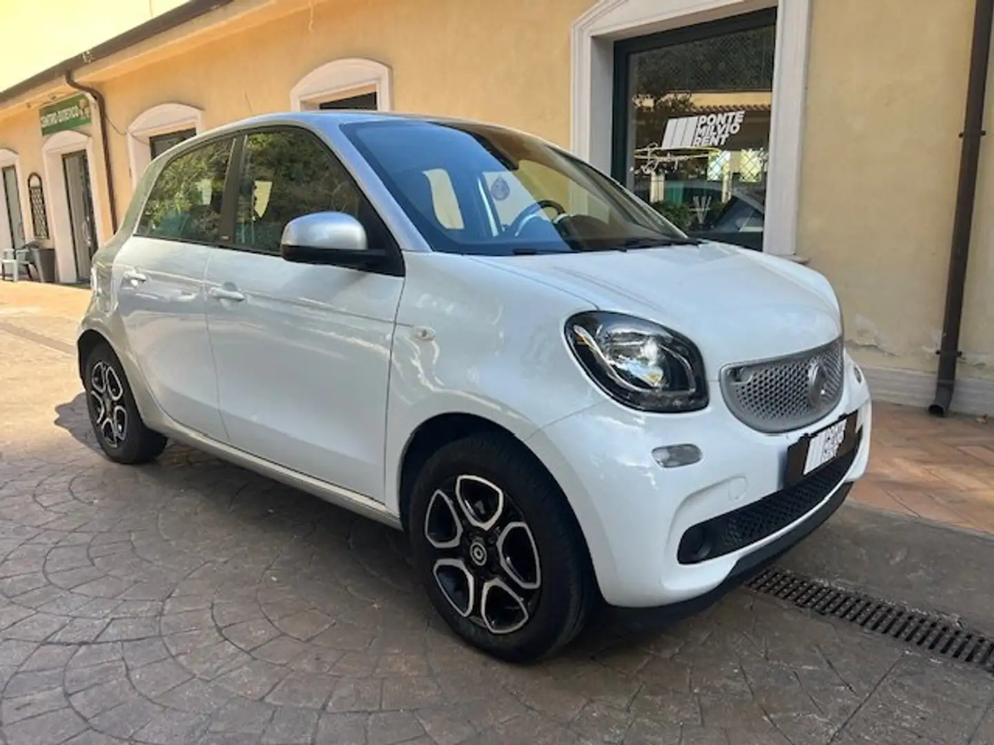 smart forFour Forfour II 2015 1.0 PER NEOPATENTATI Passion 71cv Bianco - 1