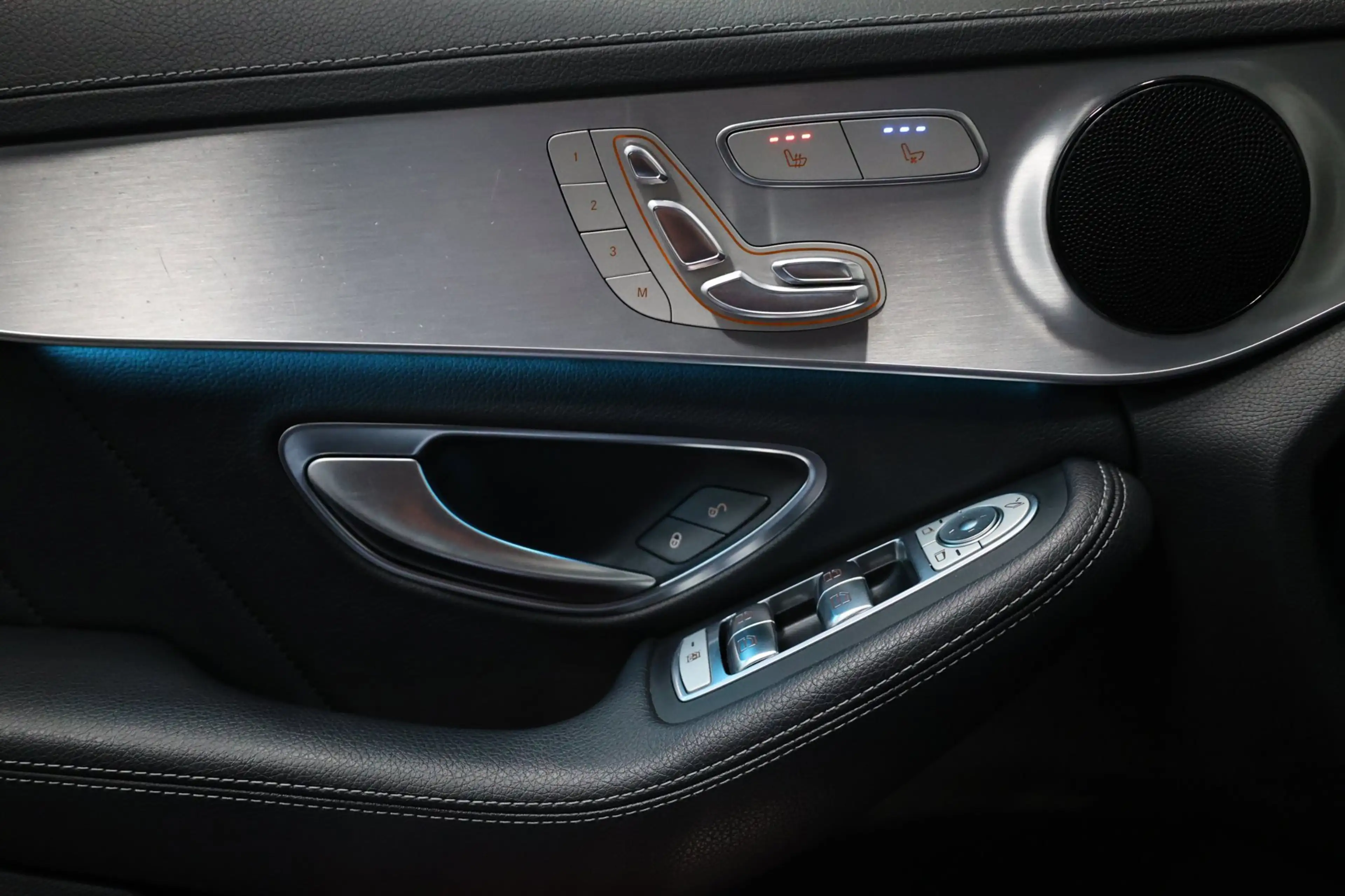 Mercedes-Benz C 43 AMG 450 / 4MATIC 367+PK LED/SFEER/PANO/LEER+S.VERWARMI — photo 11