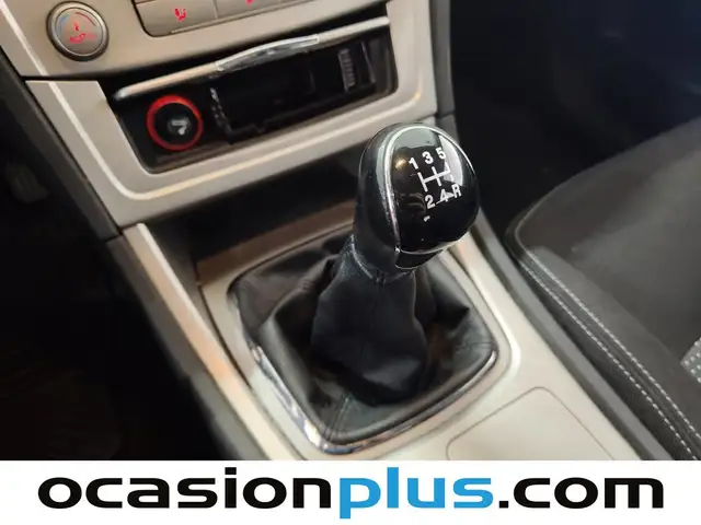 Ford Mondeo view 5