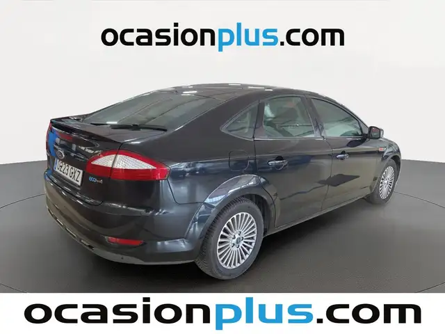 Ford Mondeo view 4