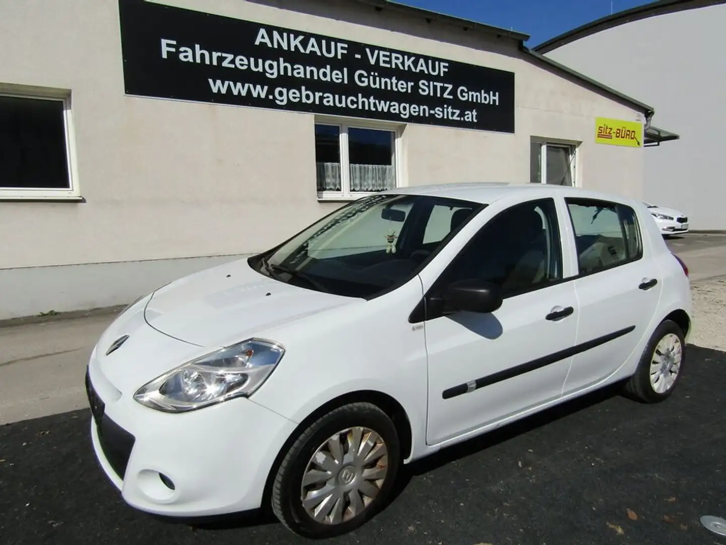 Renault Clio Tonic 1,2 16V Weiß - 1