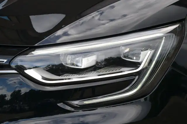 Renault Megane view 5
