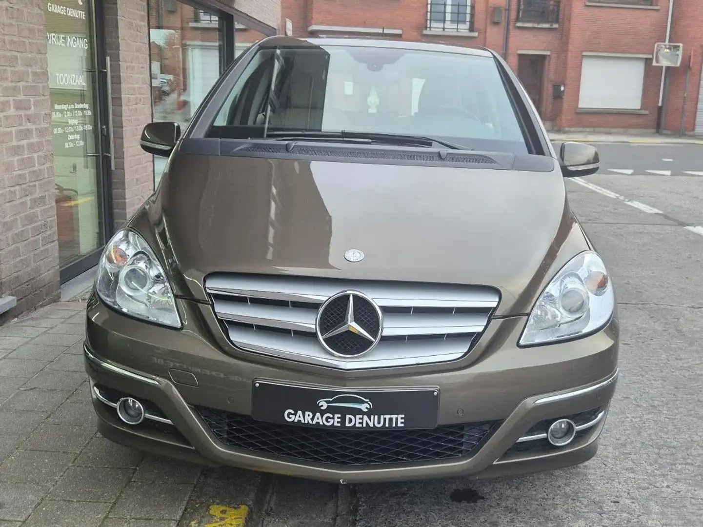 Mercedes-Benz B 180 B 180 BlueEFFICIENCY SPORT EDITION Beige - 2
