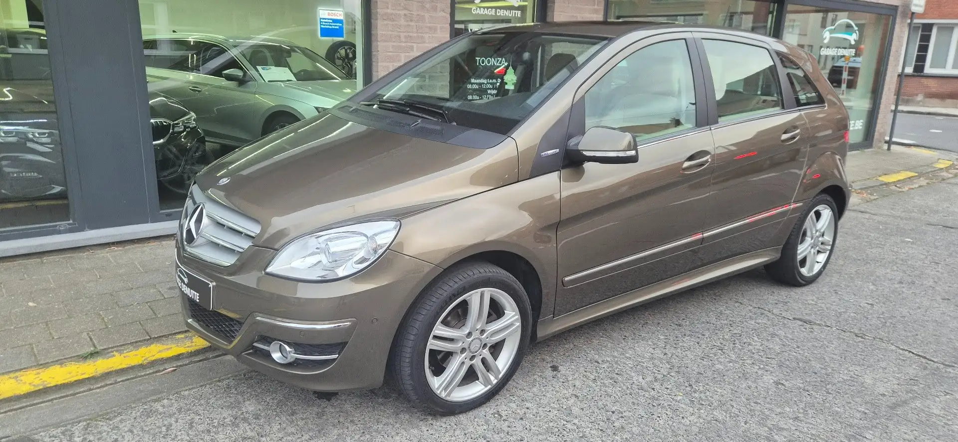 Mercedes-Benz B 180 B 180 BlueEFFICIENCY SPORT EDITION Beige - 1