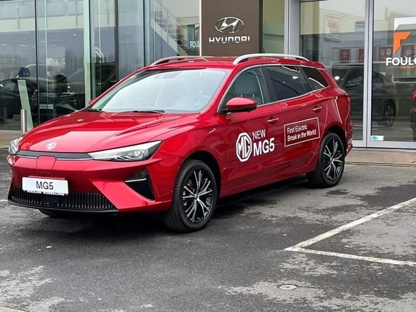 MG MG5 61kWh Luxury STOCK Direct beschikbaar Rouge - 1