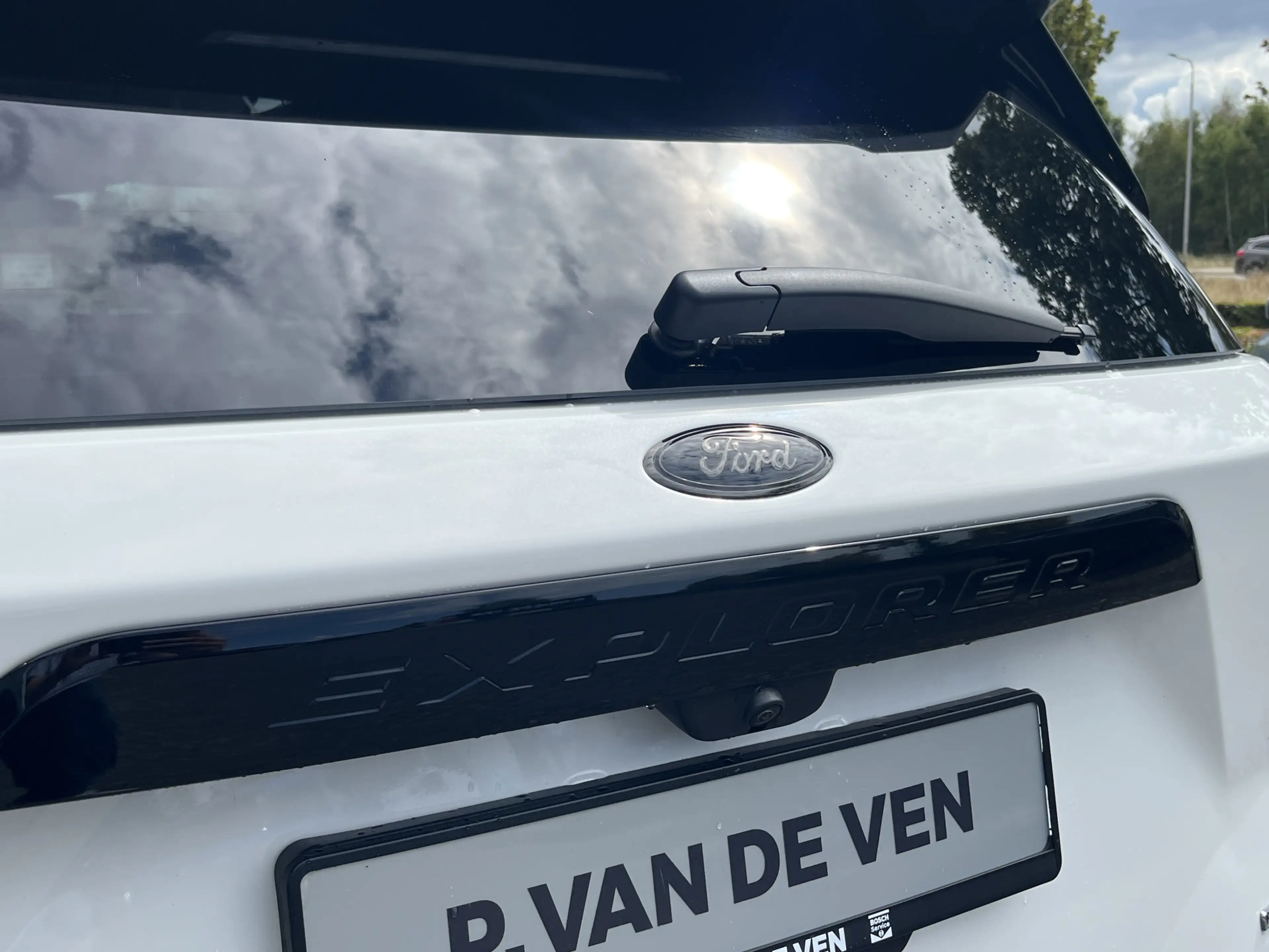 Ford Explorer 3.0 V6 EcoBoost PHEV ST-Line — photo 11