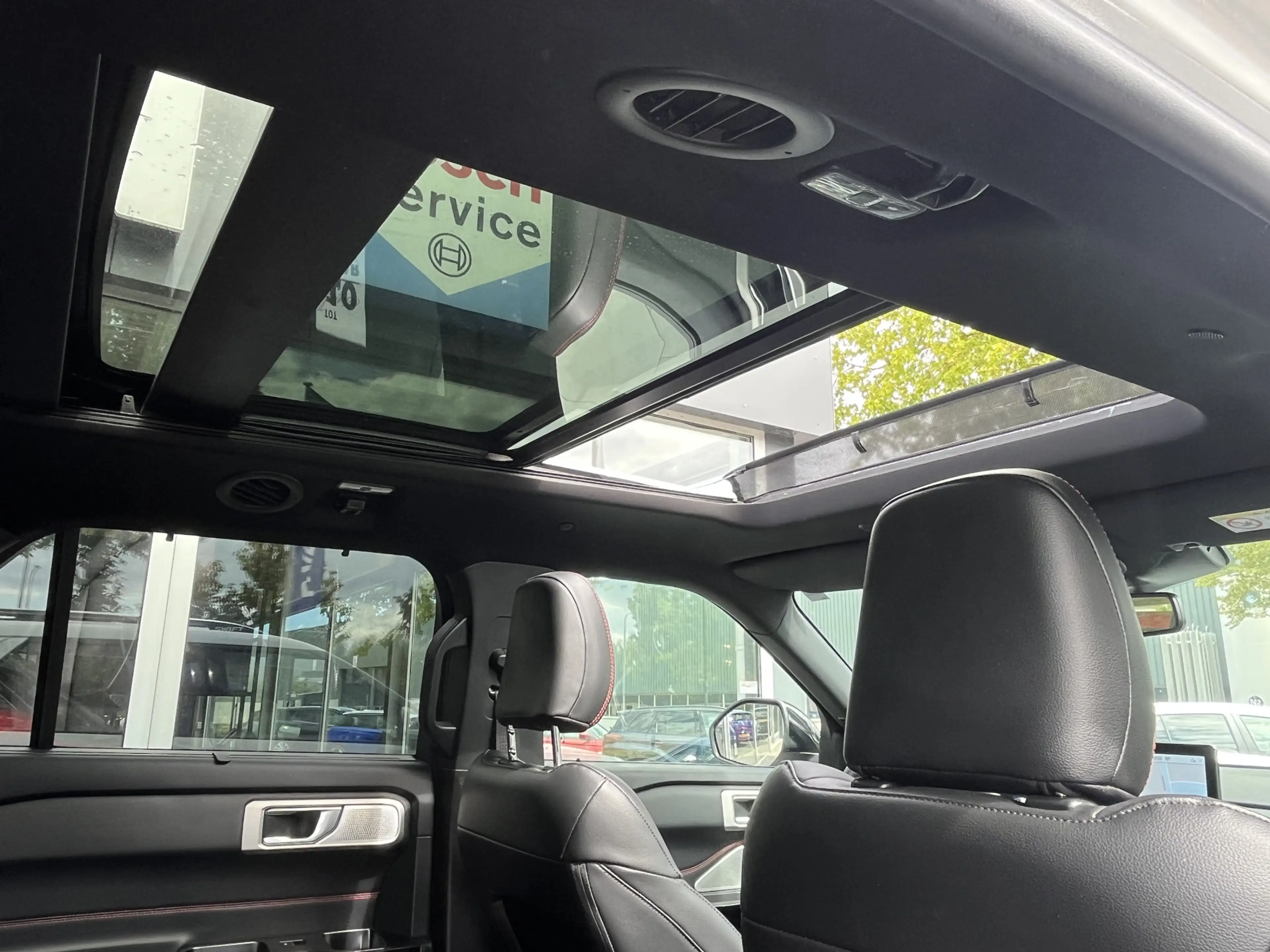 Ford Explorer 3.0 V6 EcoBoost PHEV ST-Line — photo 16