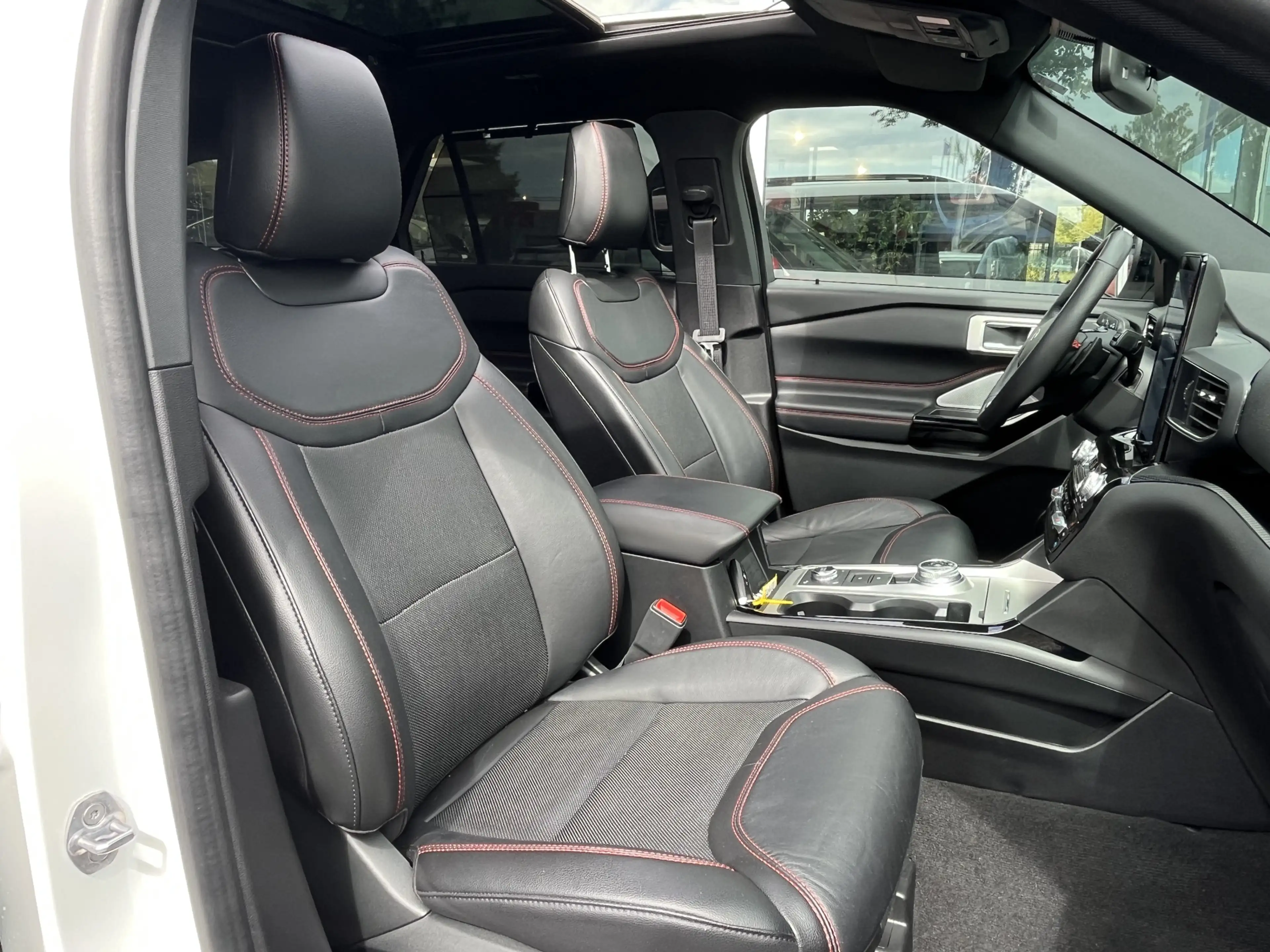 Ford Explorer 3.0 V6 EcoBoost PHEV ST-Line — photo 3