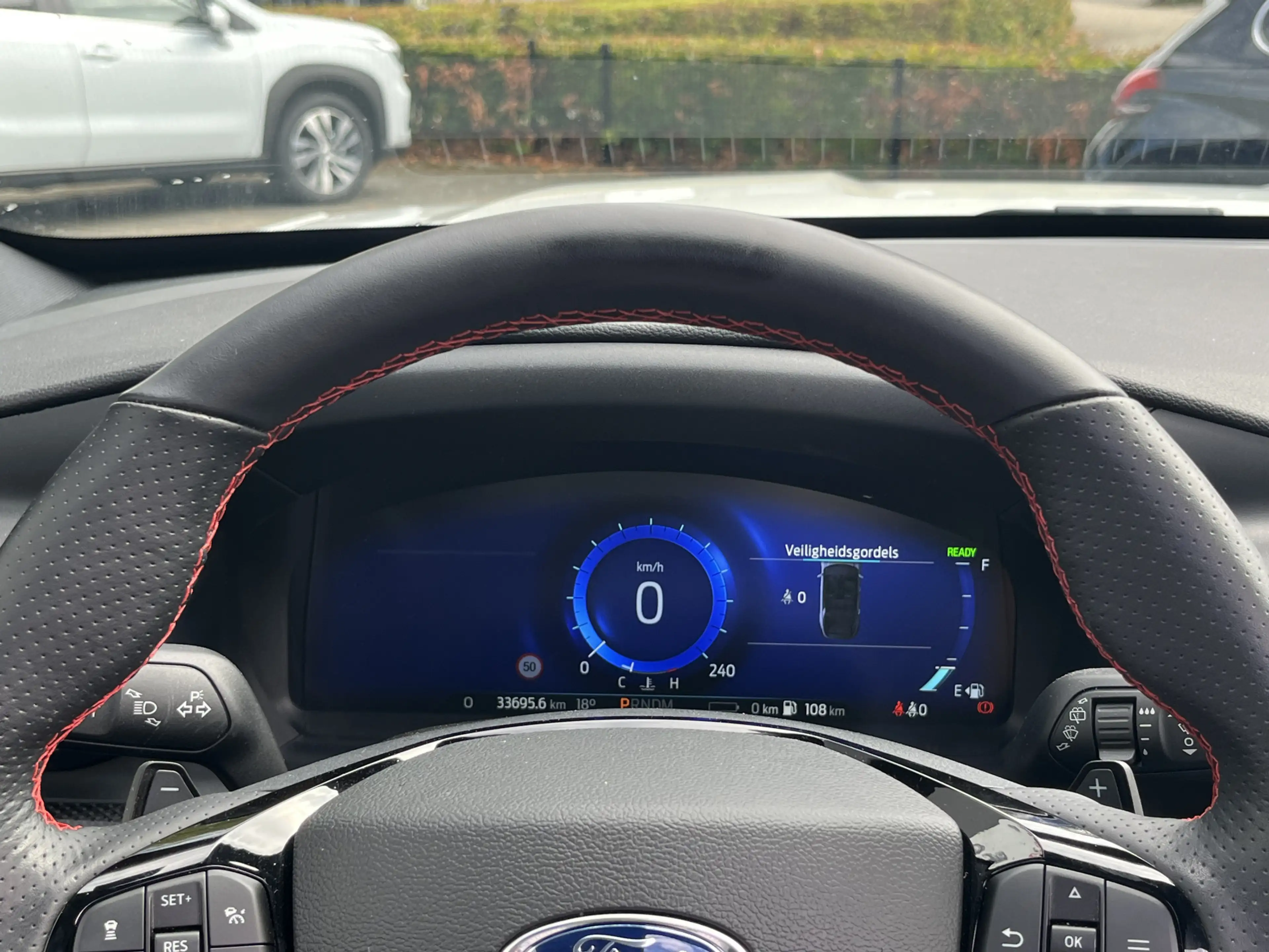 Ford Explorer 3.0 V6 EcoBoost PHEV ST-Line — photo 29