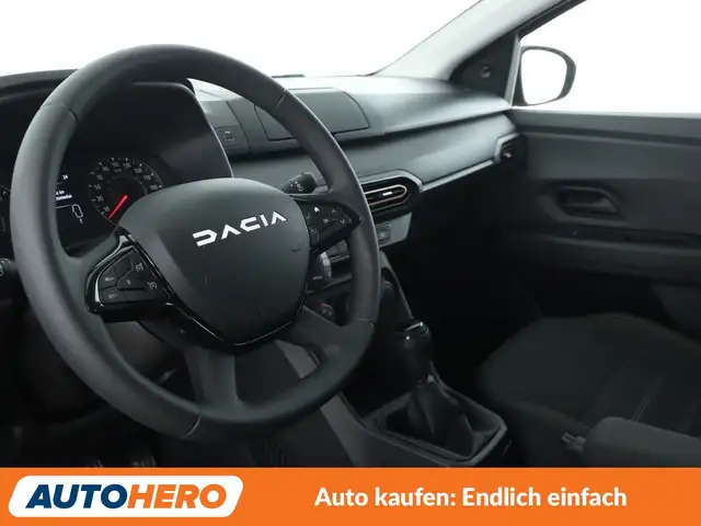 Dacia Sandero view 11