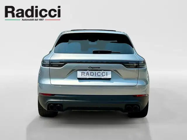 Porsche Cayenne view 7