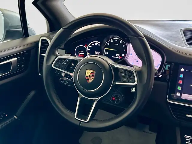 Porsche Cayenne view 10