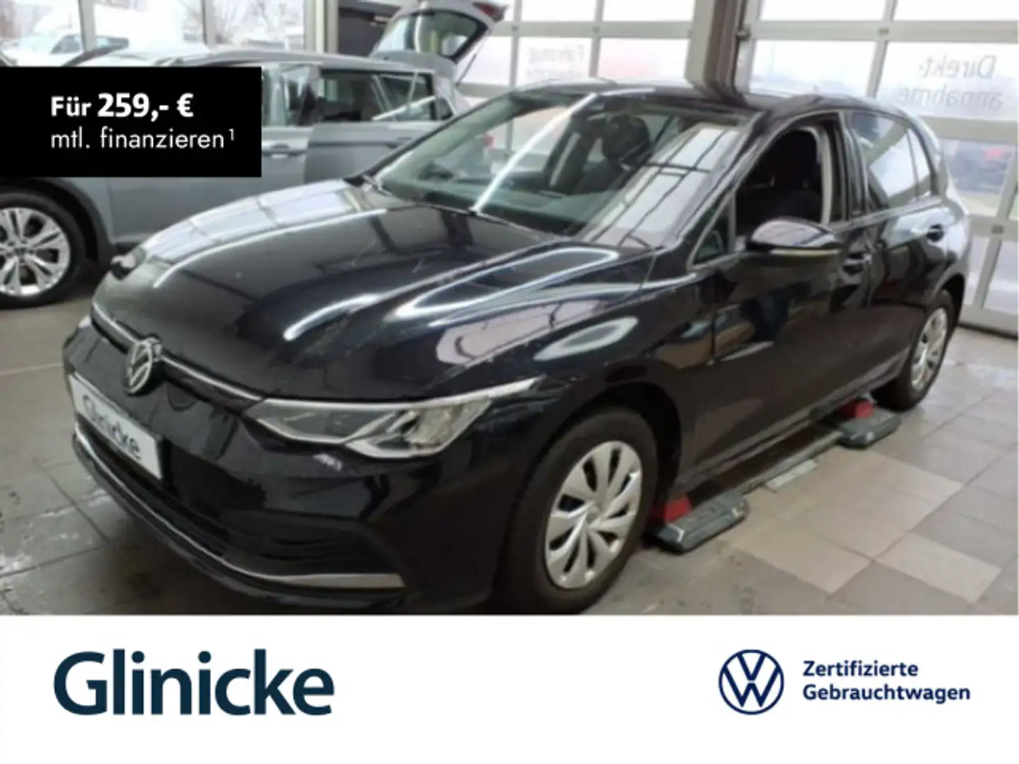 Volkswagen Golf VIII 1.0 TSI Active LED Klima Navi RFK PDC Schwarz - 1