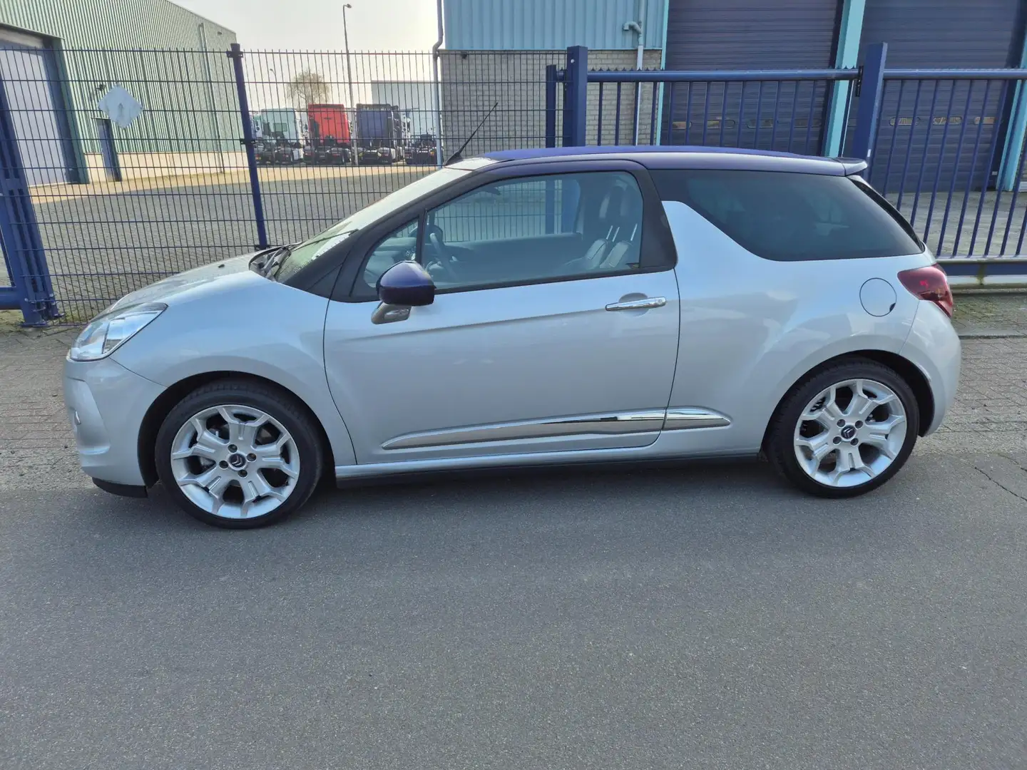 Citroen DS3 Cabrio 1.6 Sport Chic *153.149 KM*LEER*NAVI*17 INC Grijs - 2