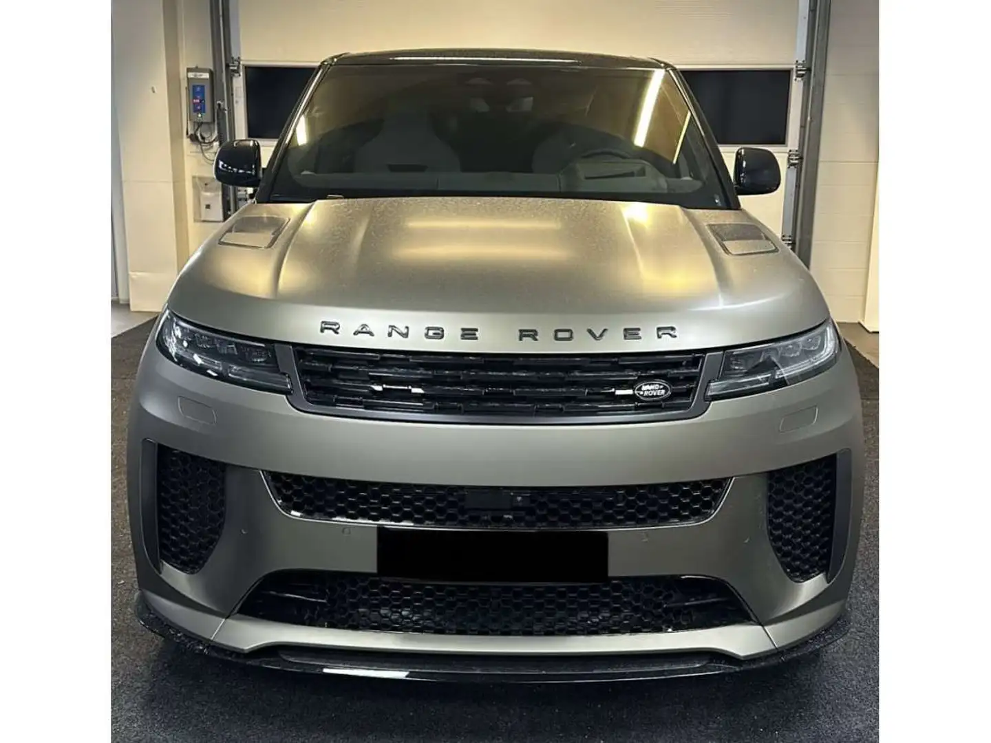 Land Rover Range Rover Sport SV EDITION ONE CARBON BRONZE / V8 4.4/ 23*/ PANO/ Brons - 1