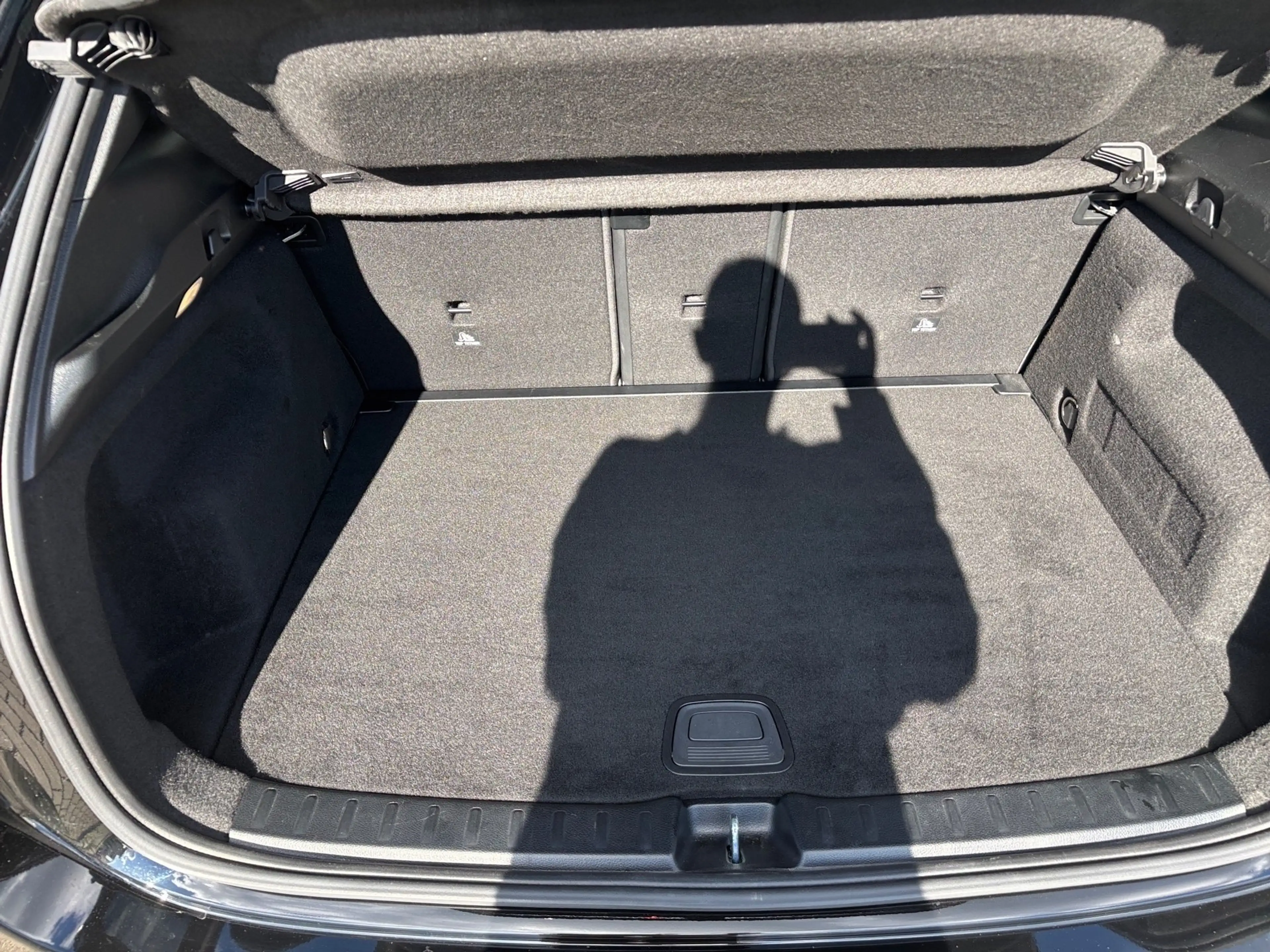 Mercedes-Benz GLA 200 Style AUT+DynLicht+KlimaA+LM+Navi+SHZ — photo 12