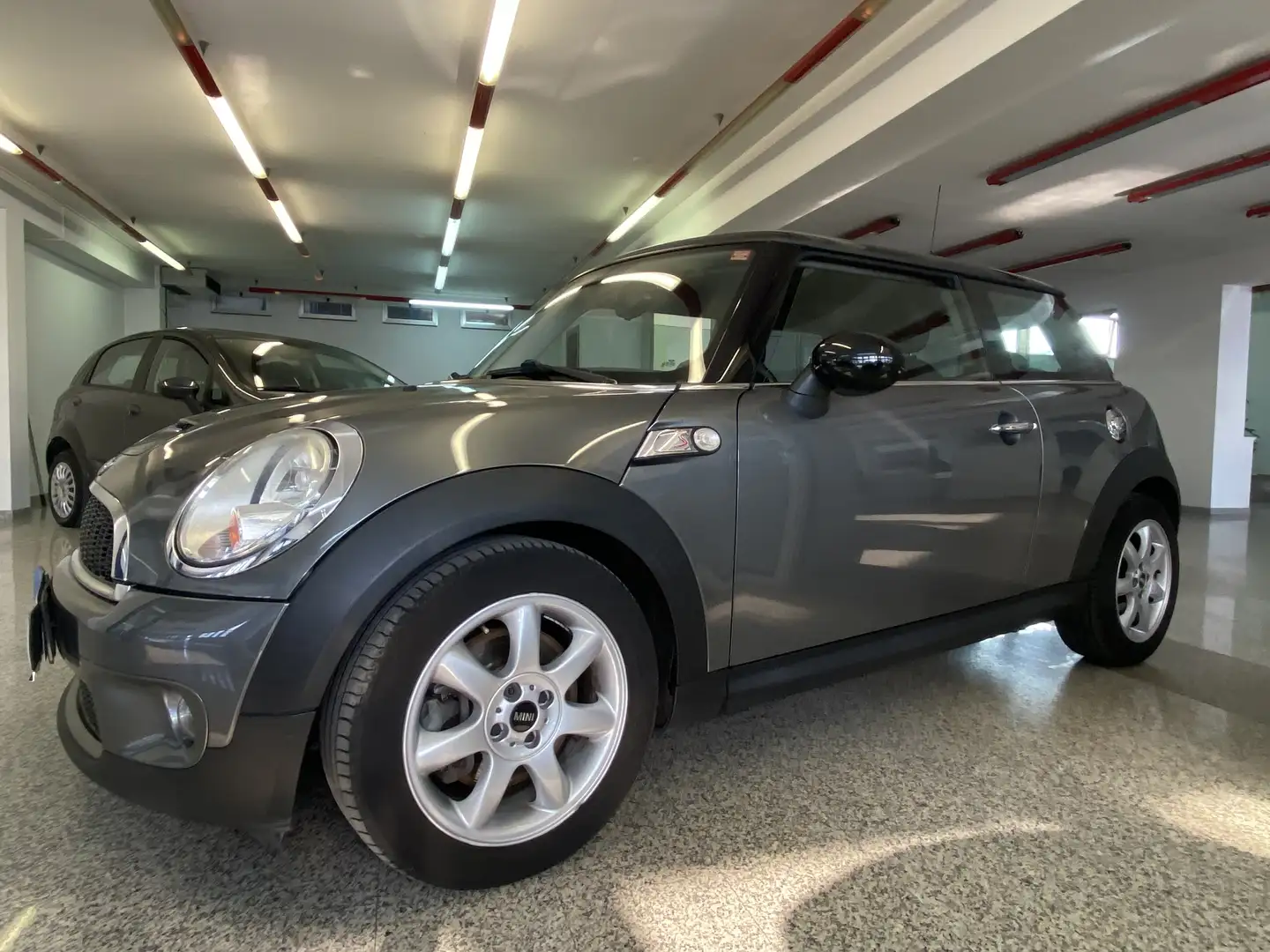 MINI Cooper S 1.6 175cv Gris - 2