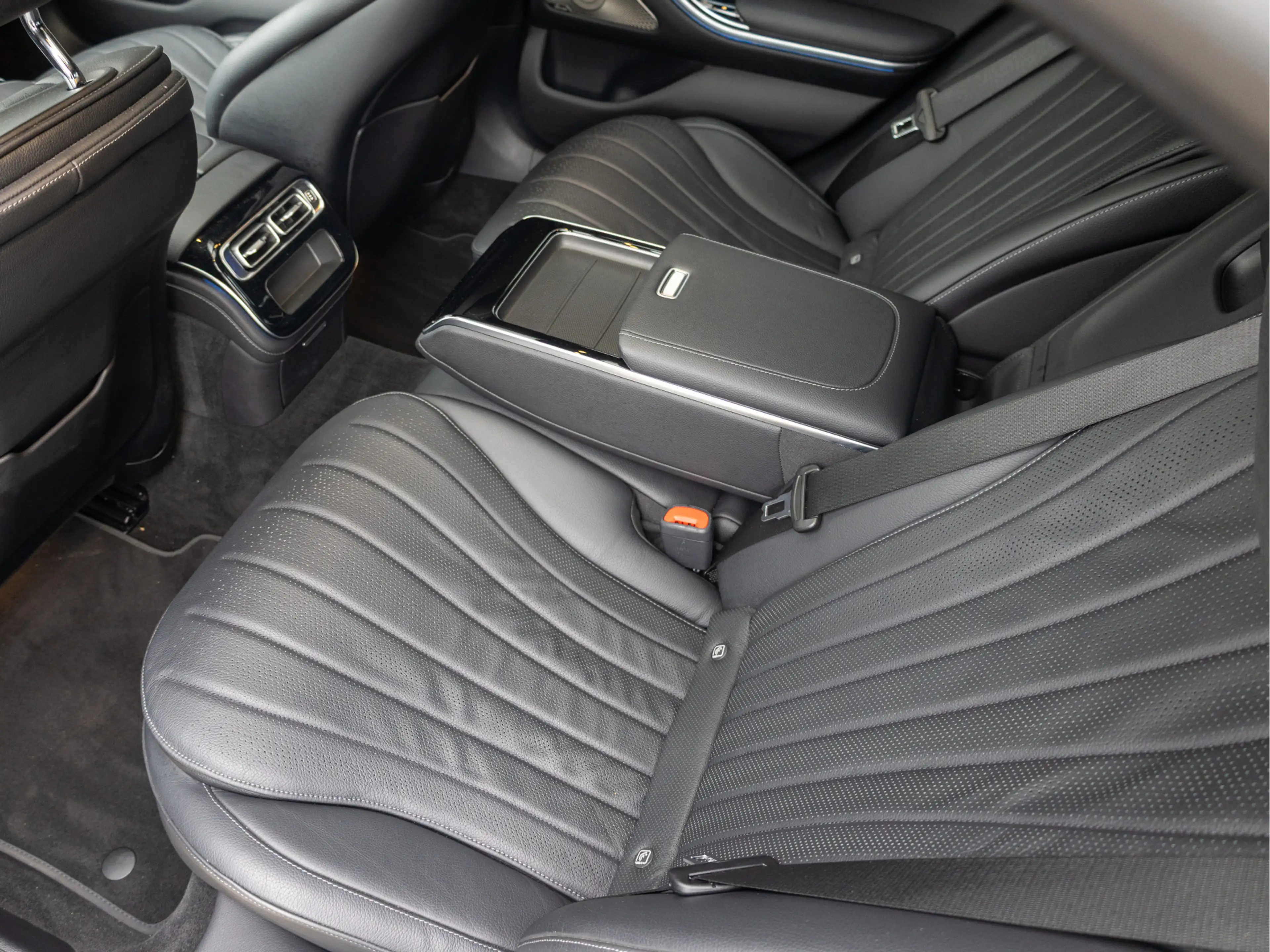 Mercedes-Benz S 350 350d 4MATIC AMG Line *DIGITAL LIGHT | Burmester 3D — photo 24