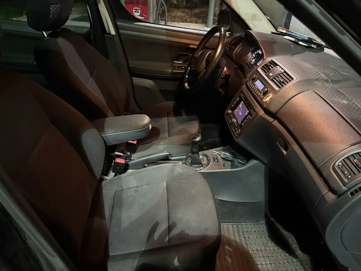 Skoda Roomster Roomster 1.6 TDI DPF Elegance Zwart - 2