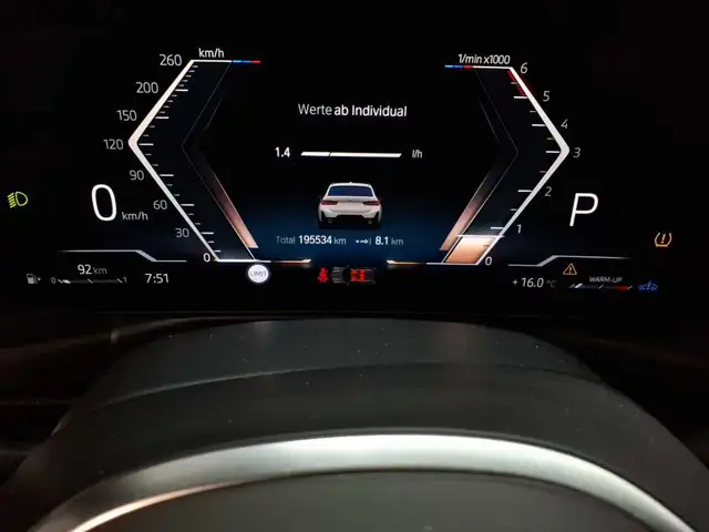 BMW 3 Series view 11