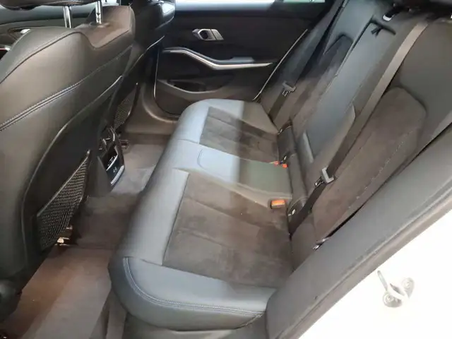 BMW 3 Series view 13