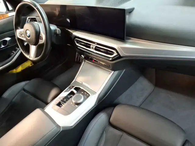 BMW 3 Series view 9