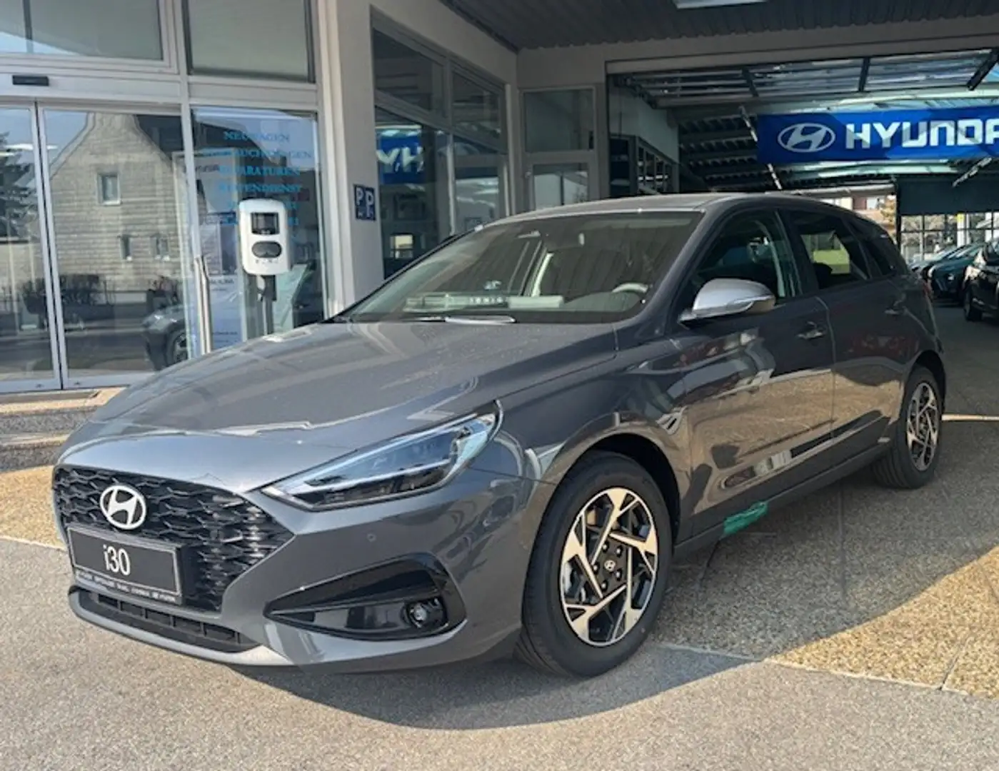 Hyundai i30 1,0 TGDI Go! Grau - 1