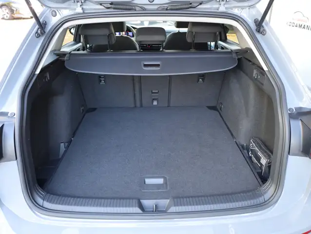 Volkswagen Golf view 12