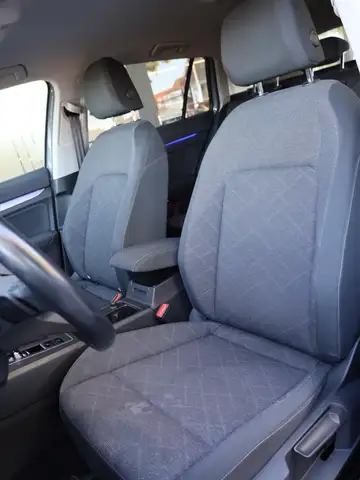 Volkswagen Golf view 14
