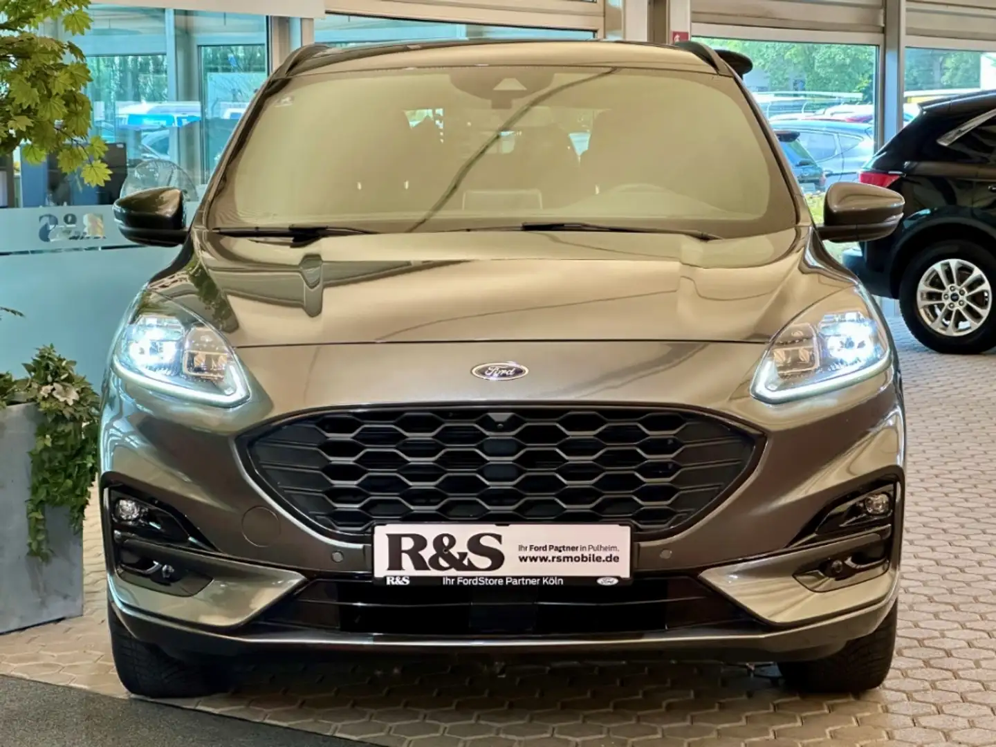 Ford Kuga ST-Line X+Automatik+AHK+Kamera+B&O+Key-Free Grau - 2