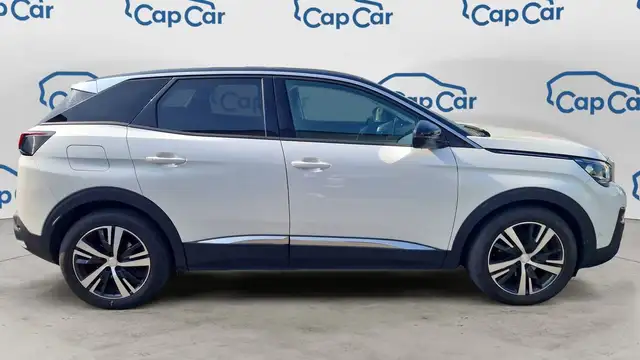 Peugeot 3008 view 4