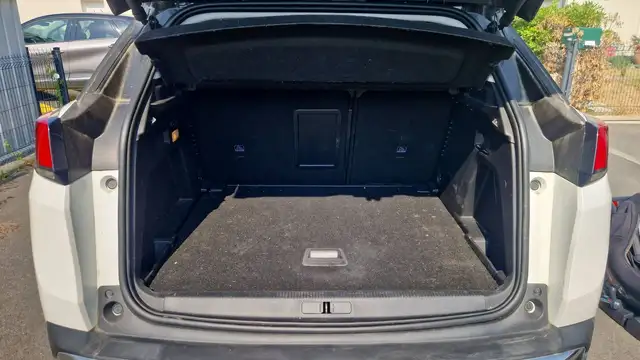 Peugeot 3008 view 14