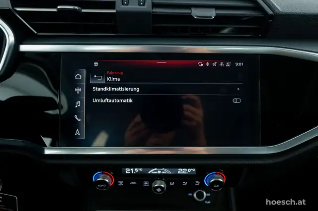 Audi Q3 view 14