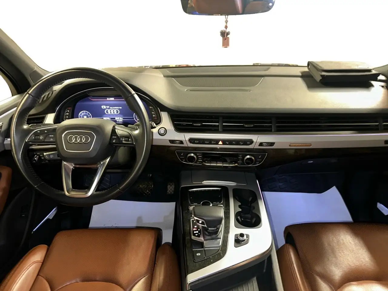 Audi Q7 снимка Audi Q7
