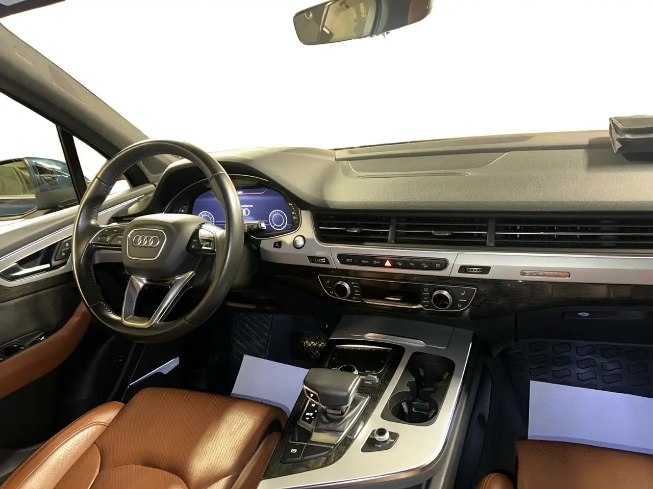 Audi Q7 снимка Audi Q7