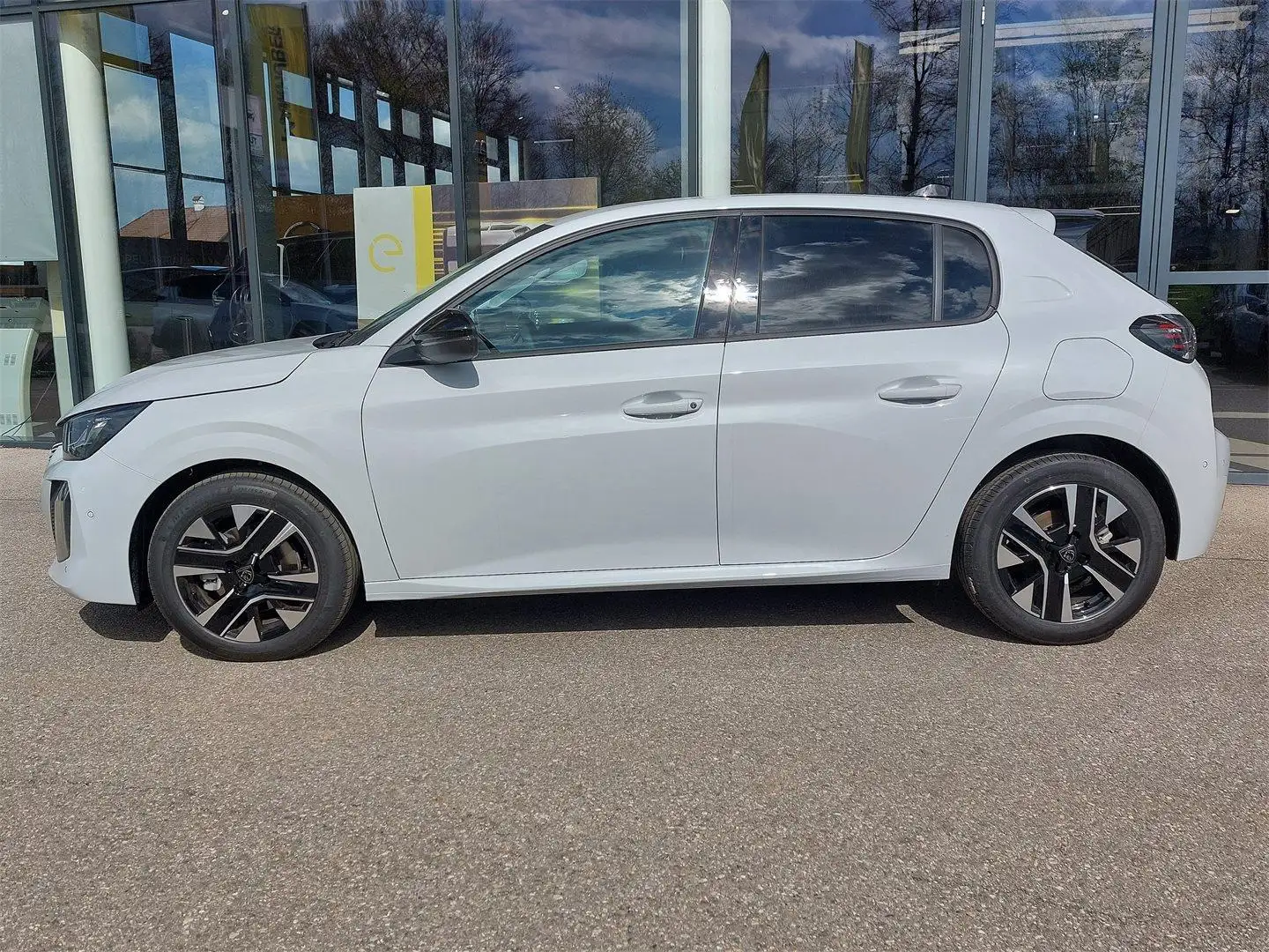 Peugeot 208 Hybrid 110 e-DCS6 Allure Weiß - 2